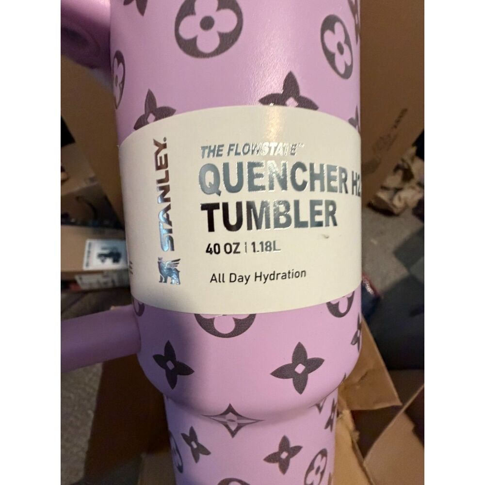 Stanley Flowstate Tumbler 40oz purple